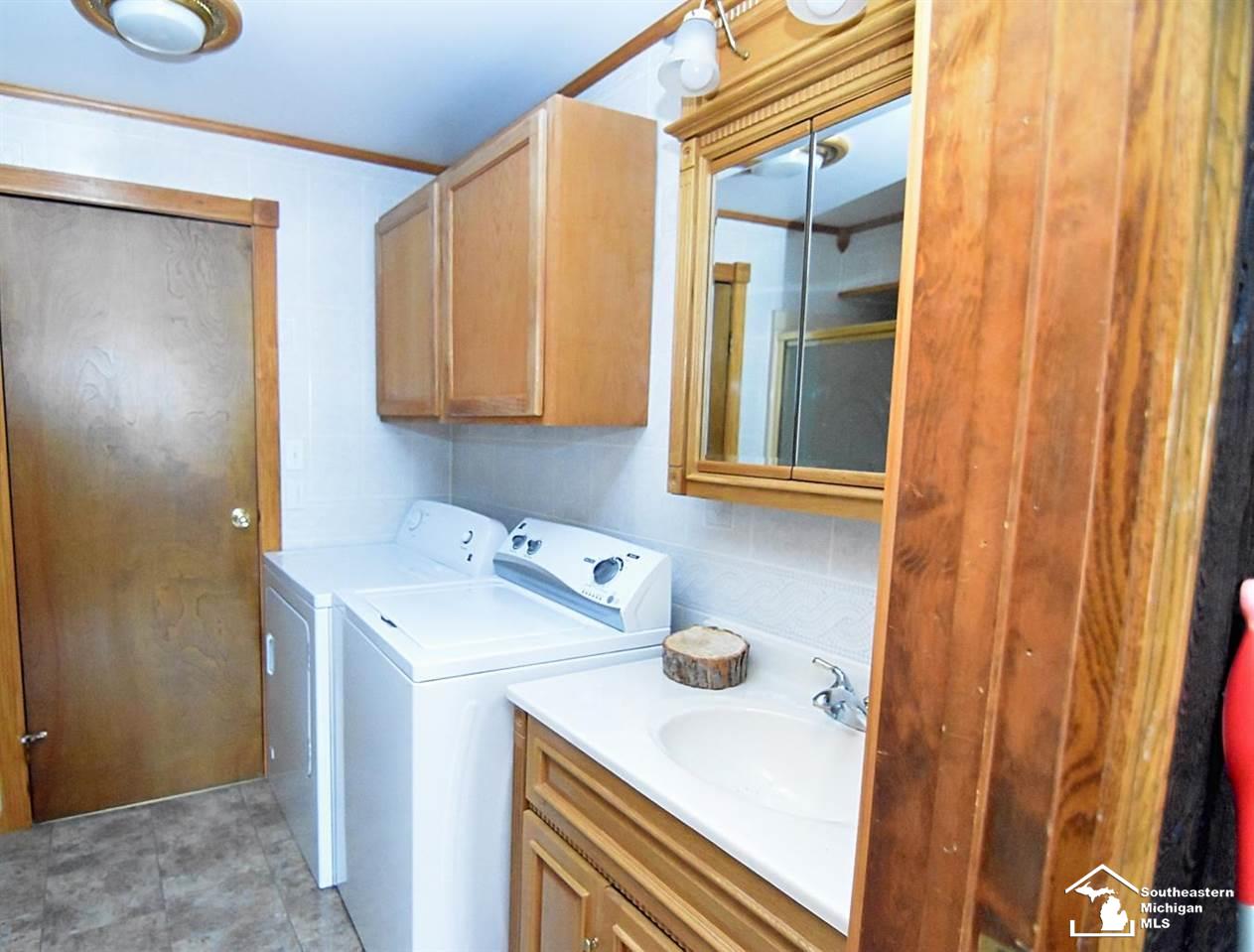 15491 Dayton Road Monroe, MI 48161 - Photo 14 of 25 50051527-13.JPG