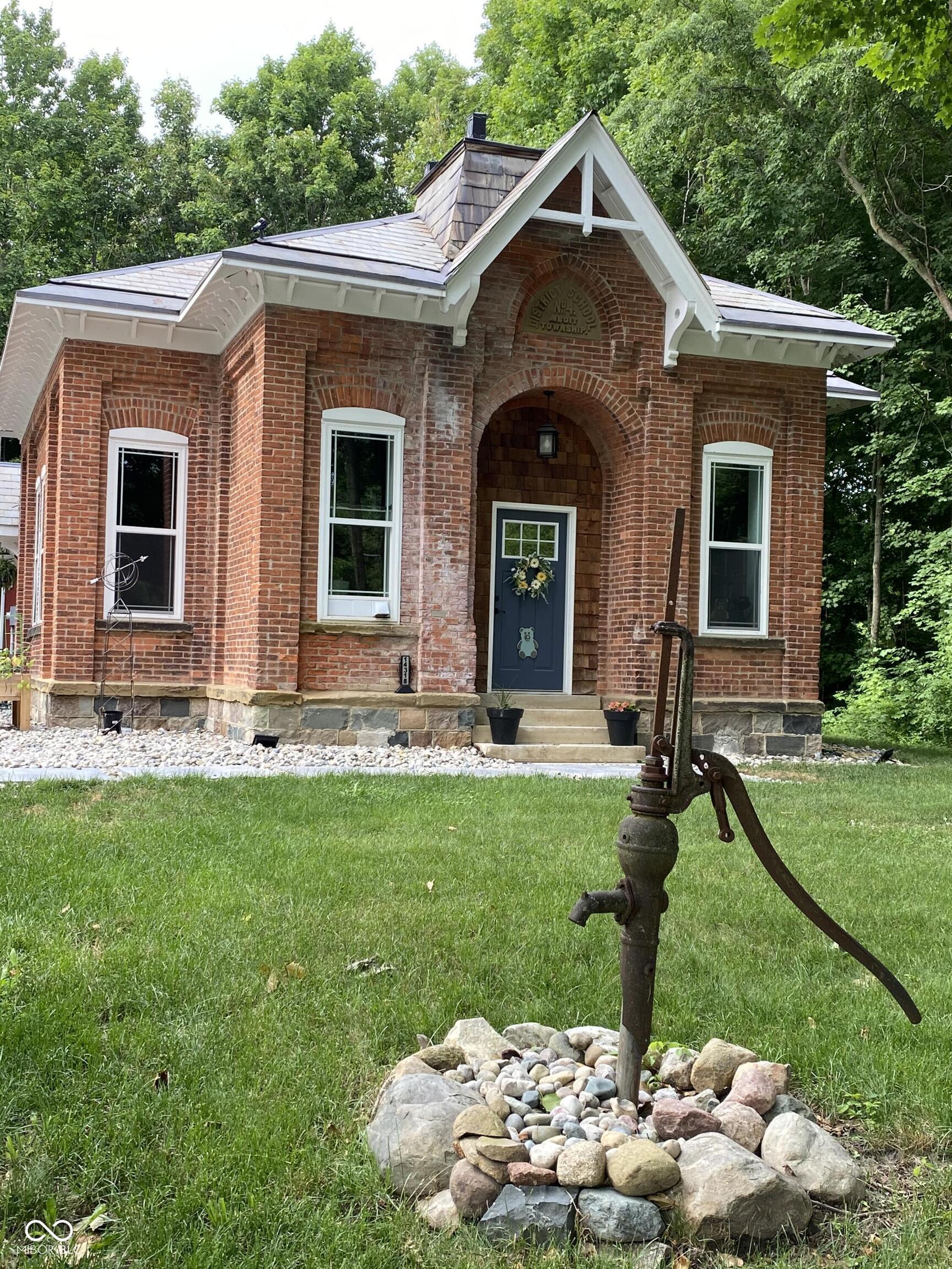14318 Aboite Center Road Fort Wayne, IN 46814 - Photo 1 of 34 Gallery Image 1