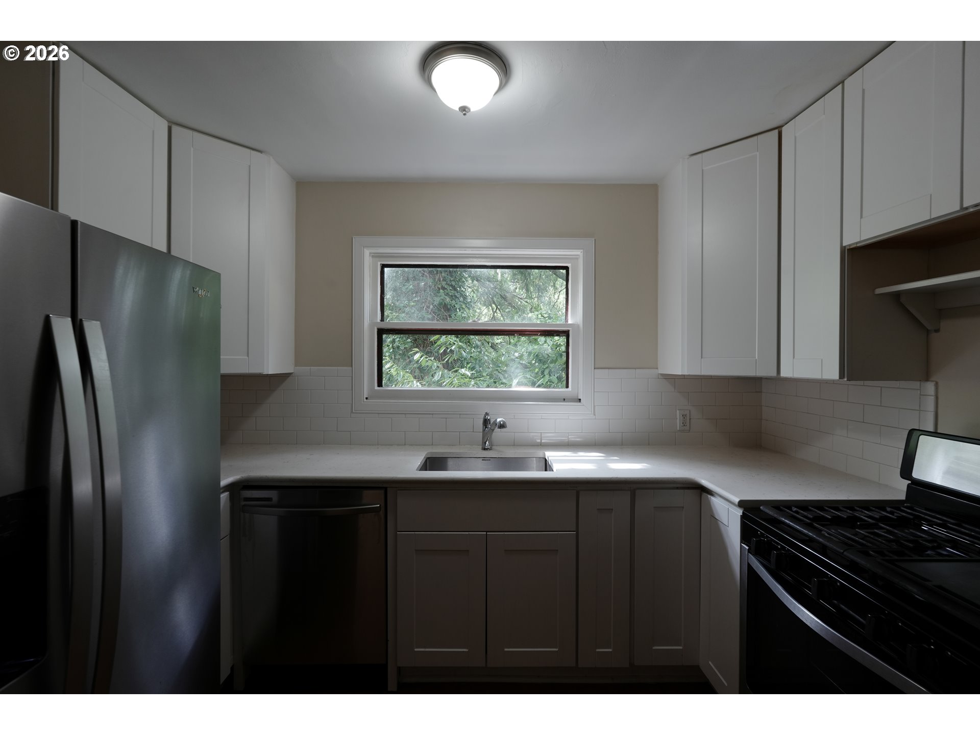 7925 Southwest 11th Avenue Portland, OR 97219 - Photo 14 of 39