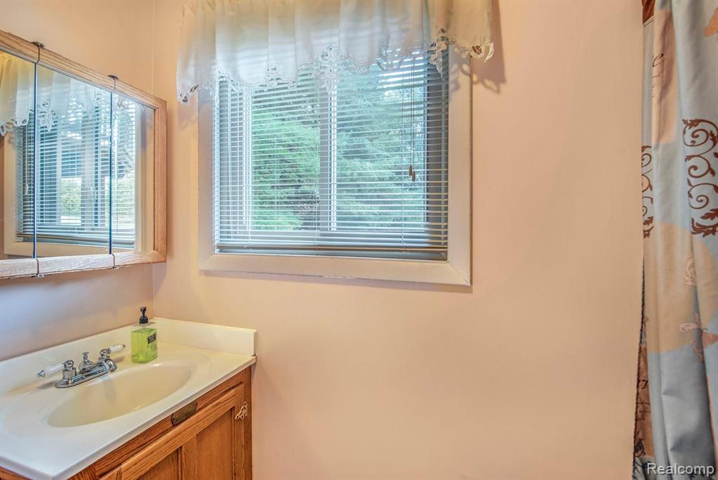 9510 Henderson Road Goodrich, MI 48438 - Photo 19 of 44
