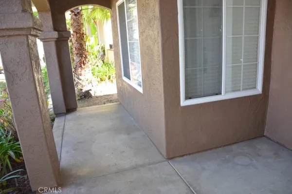 a view of entryway with a front door