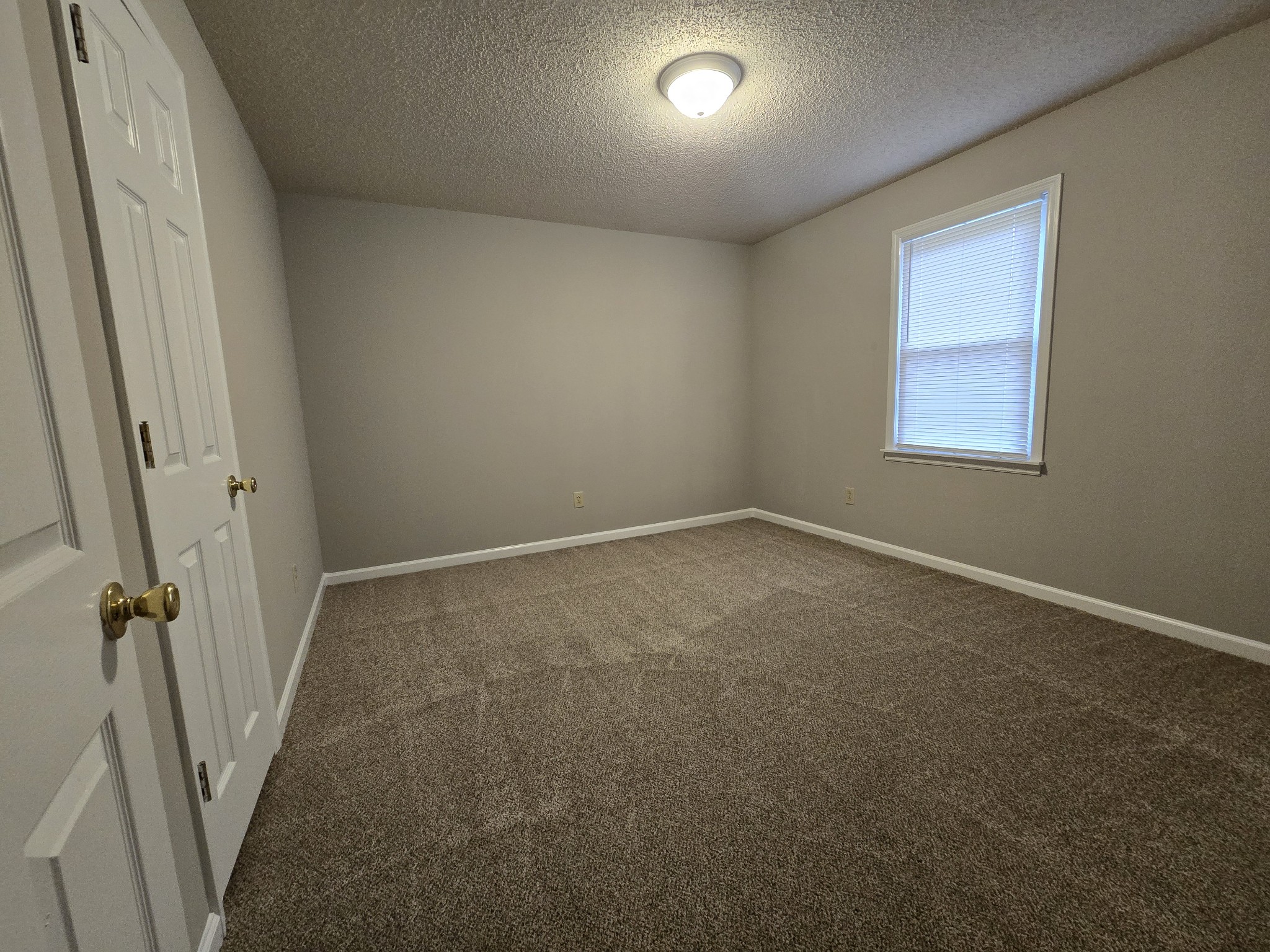 224 Hunter Drive Columbia, TN 38401 - Photo 10 of 13 an empty room with a window