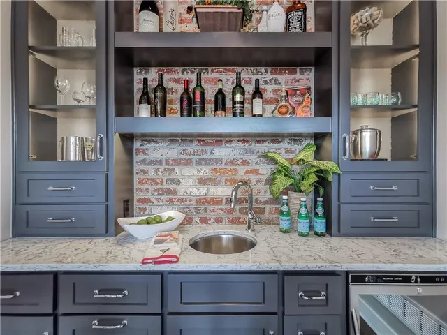 $2,058,900 | 15915 Glenfinnan Way, Belton, MO 64012