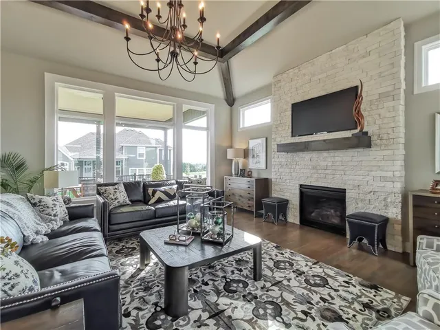 $2,058,900 | 15915 Glenfinnan Way, Belton, MO 64012