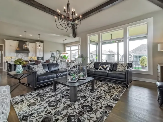 $2,058,900 | 15915 Glenfinnan Way, Belton, MO 64012