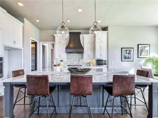 $2,058,900 | 15915 Glenfinnan Way, Belton, MO 64012