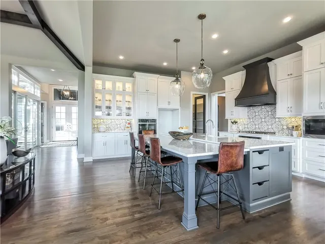 $2,058,900 | 15915 Glenfinnan Way, Belton, MO 64012