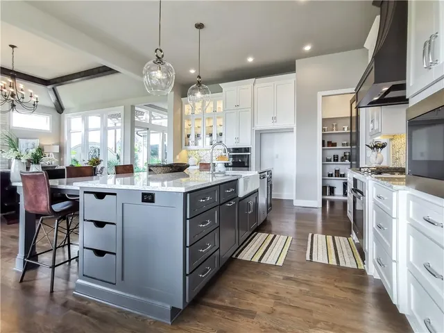 $2,058,900 | 15915 Glenfinnan Way, Belton, MO 64012