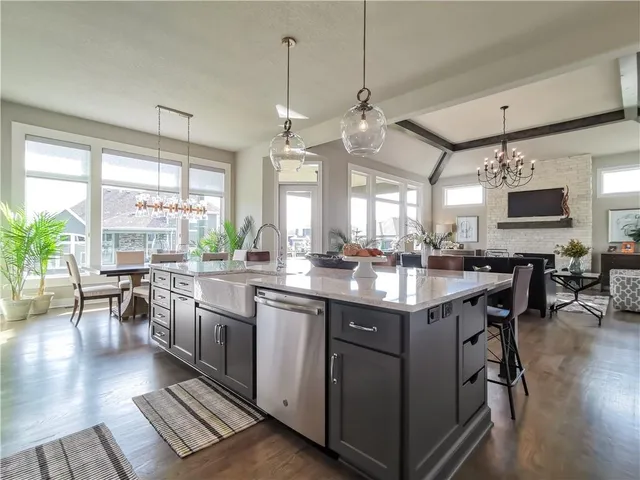 $2,058,900 | 15915 Glenfinnan Way, Belton, MO 64012