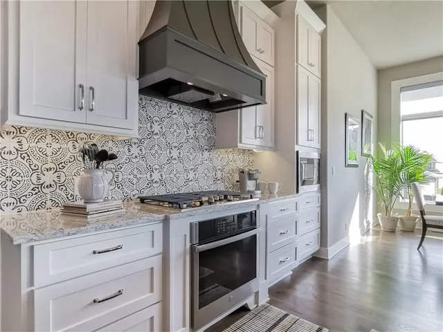 $2,058,900 | 15915 Glenfinnan Way, Belton, MO 64012