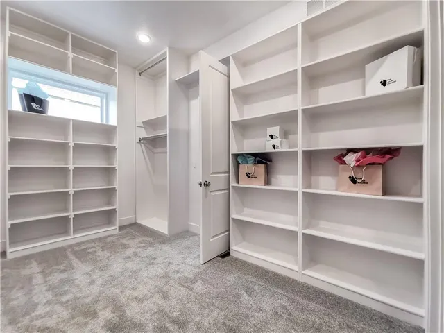 $2,058,900 | 15915 Glenfinnan Way, Belton, MO 64012