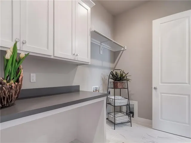 $2,058,900 | 15915 Glenfinnan Way, Belton, MO 64012