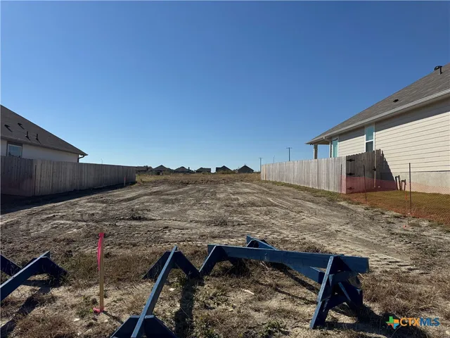 a view of an outdoor space