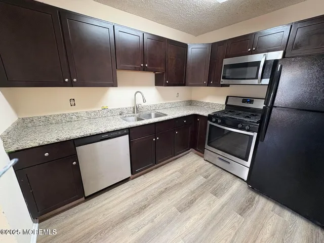 $2,300 | 702 Goldthread Court, Jackson, NJ 08527