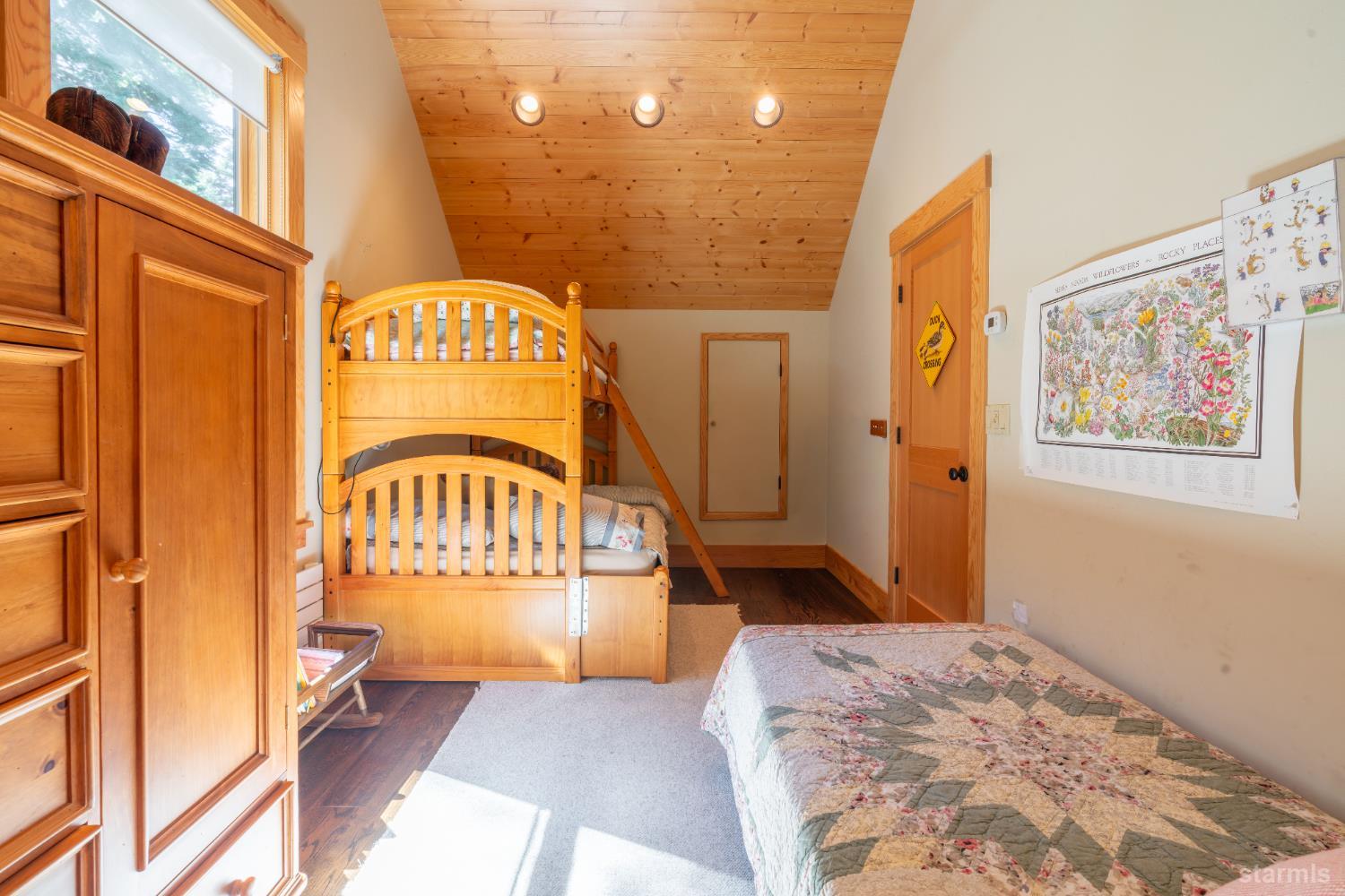 710 Fallen Leaf Road South Lake Tahoe, CA 96150 - Photo 23 of 37