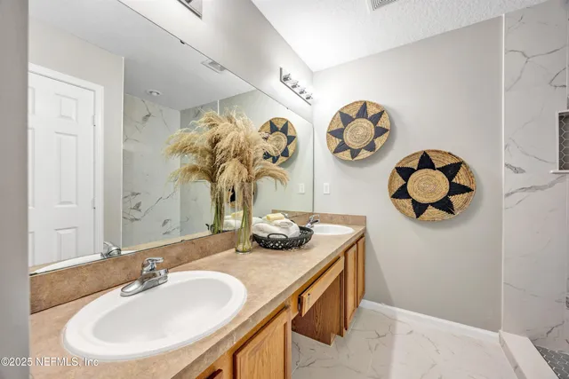 $195,000 | 5260 Collins Road, Unit 907, Jacksonville, FL 32244