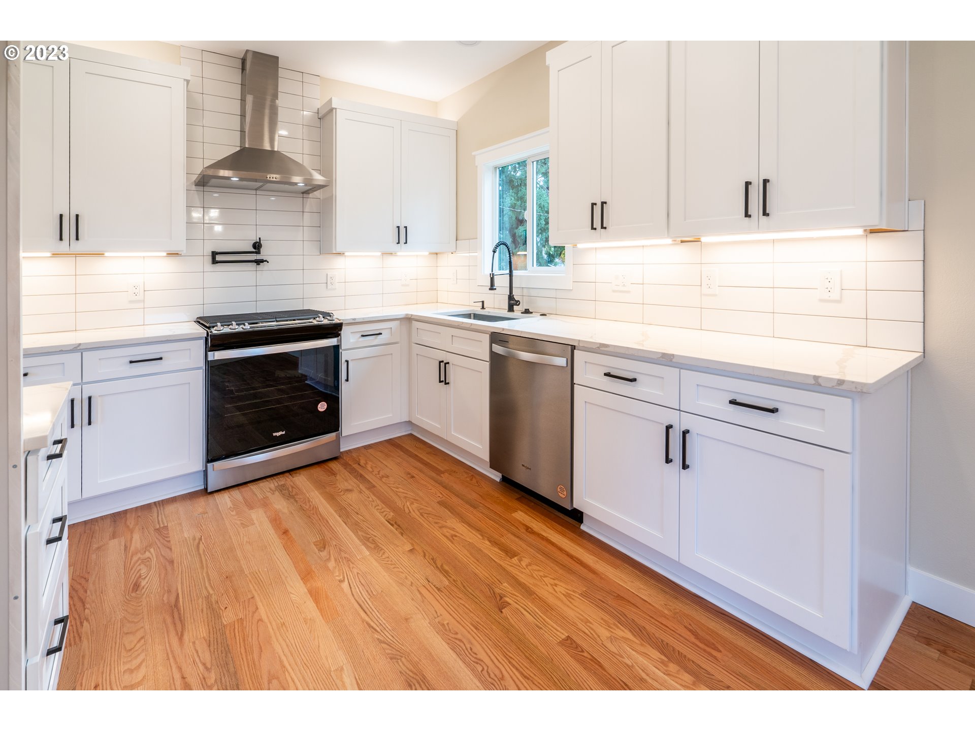 11850 Southwest Cheshire Road Beaverton, OR 97008 - Photo 11 of 30 Gallery Image 11