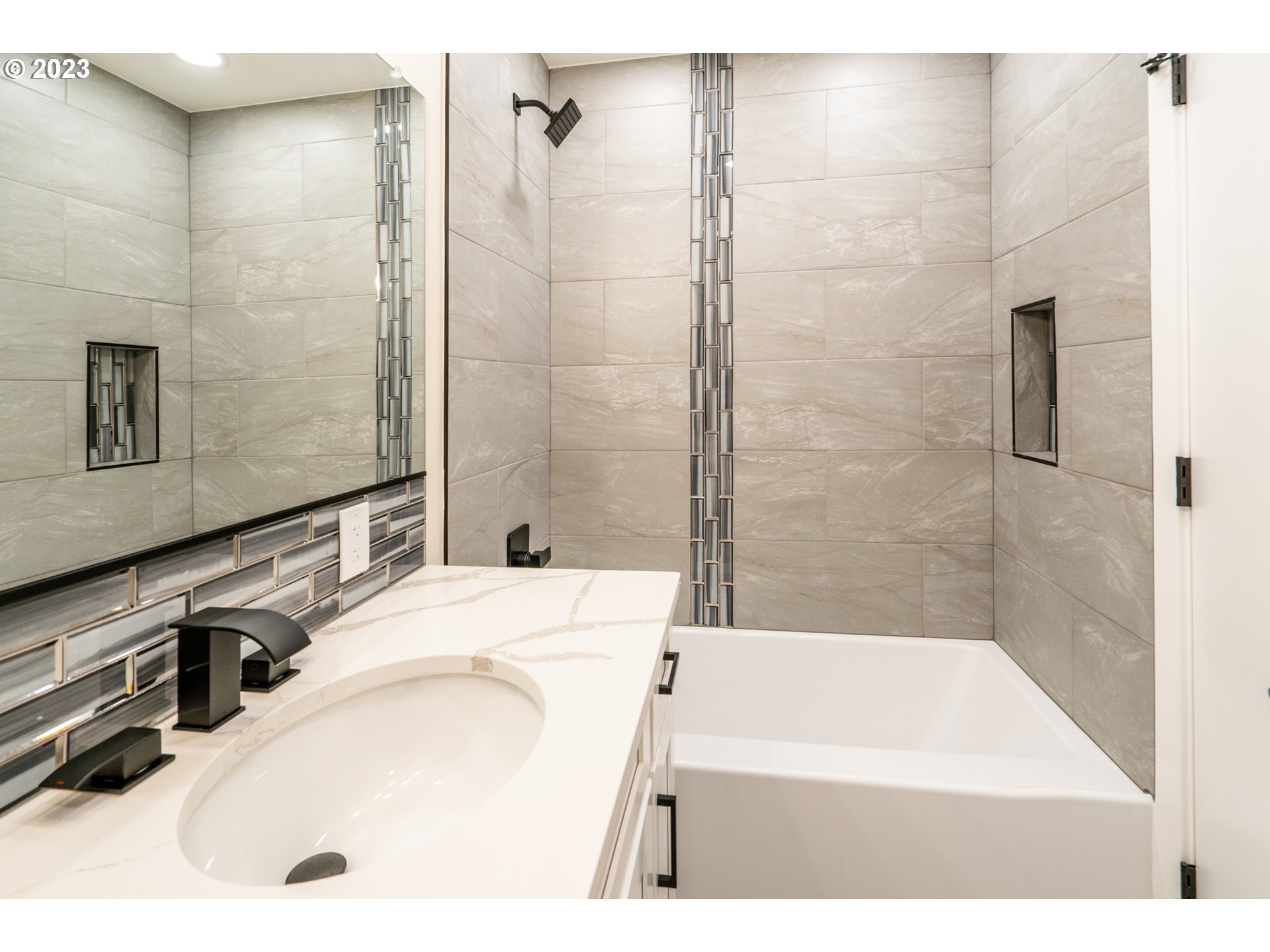 11850 Southwest Cheshire Road Beaverton, OR 97008 - Photo 14 of 30 Gallery Image 14