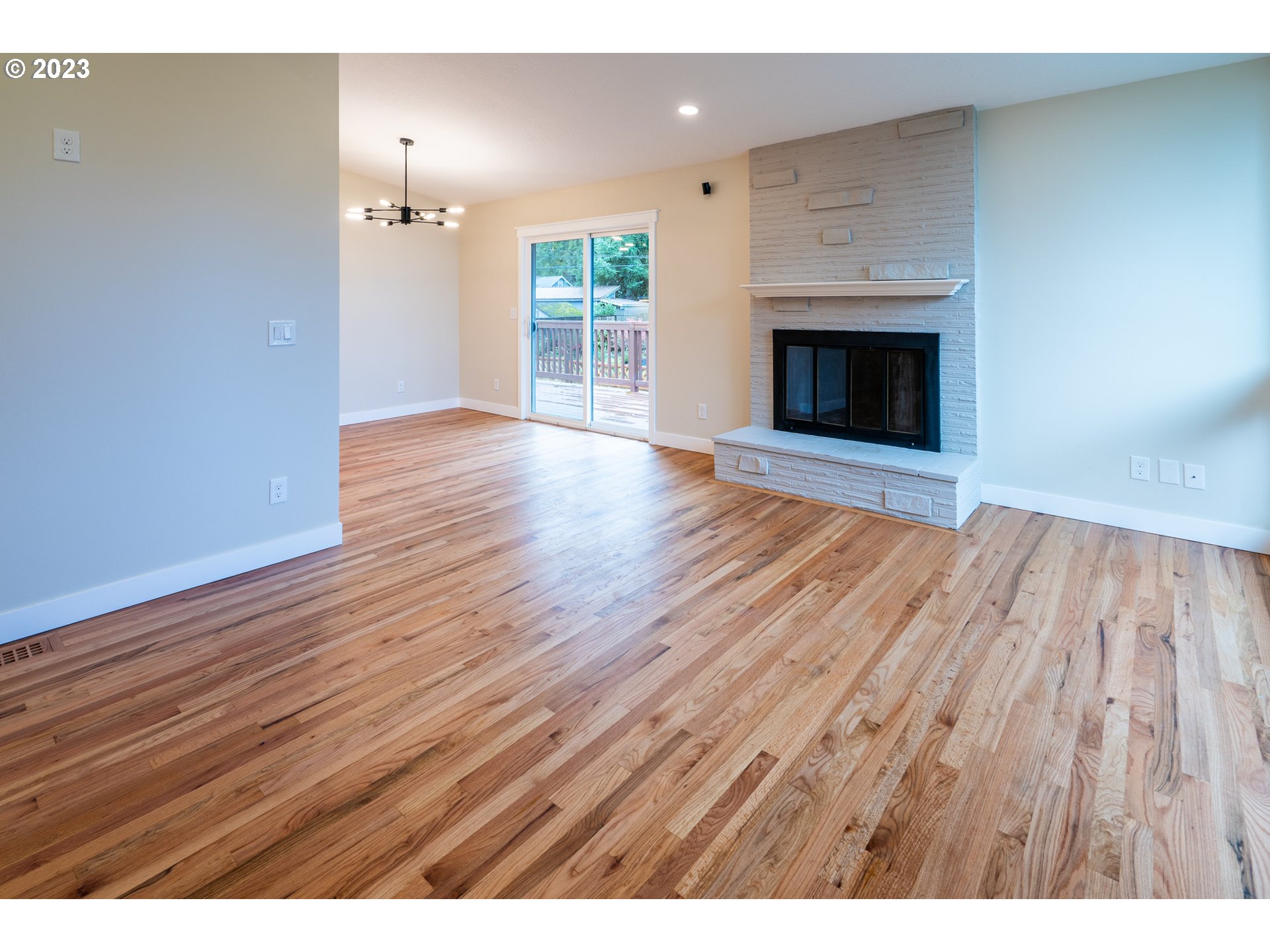 11850 Southwest Cheshire Road Beaverton, OR 97008 - Photo 4 of 30 Gallery Image 4