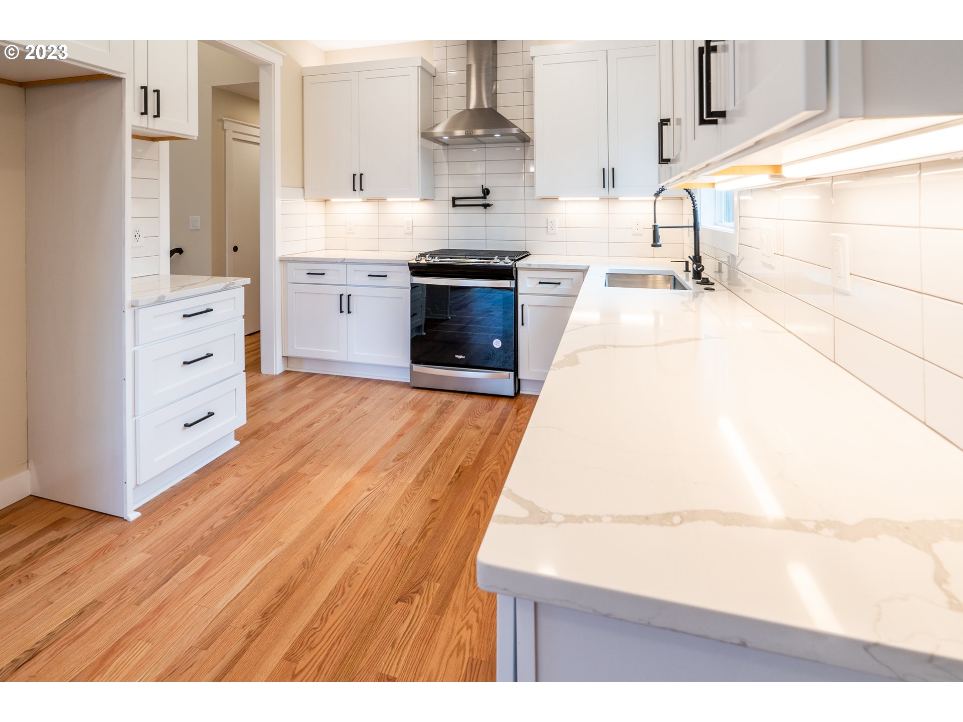11850 Southwest Cheshire Road Beaverton, OR 97008 - Photo 10 of 30 Gallery Image 10
