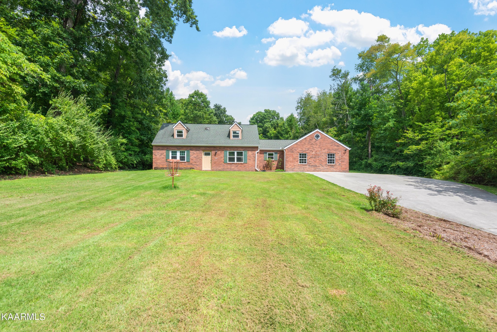 6034 Pleasant Ridge Road Knoxville, TN 37912 - Photo 39 of 40 a view of a house with yard and garden