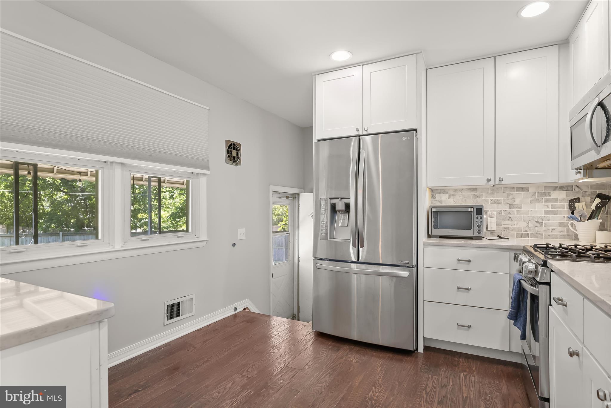 2325 Harford Hills Road Baltimore, MD 21234 - Photo 16 of 47 Kitchen