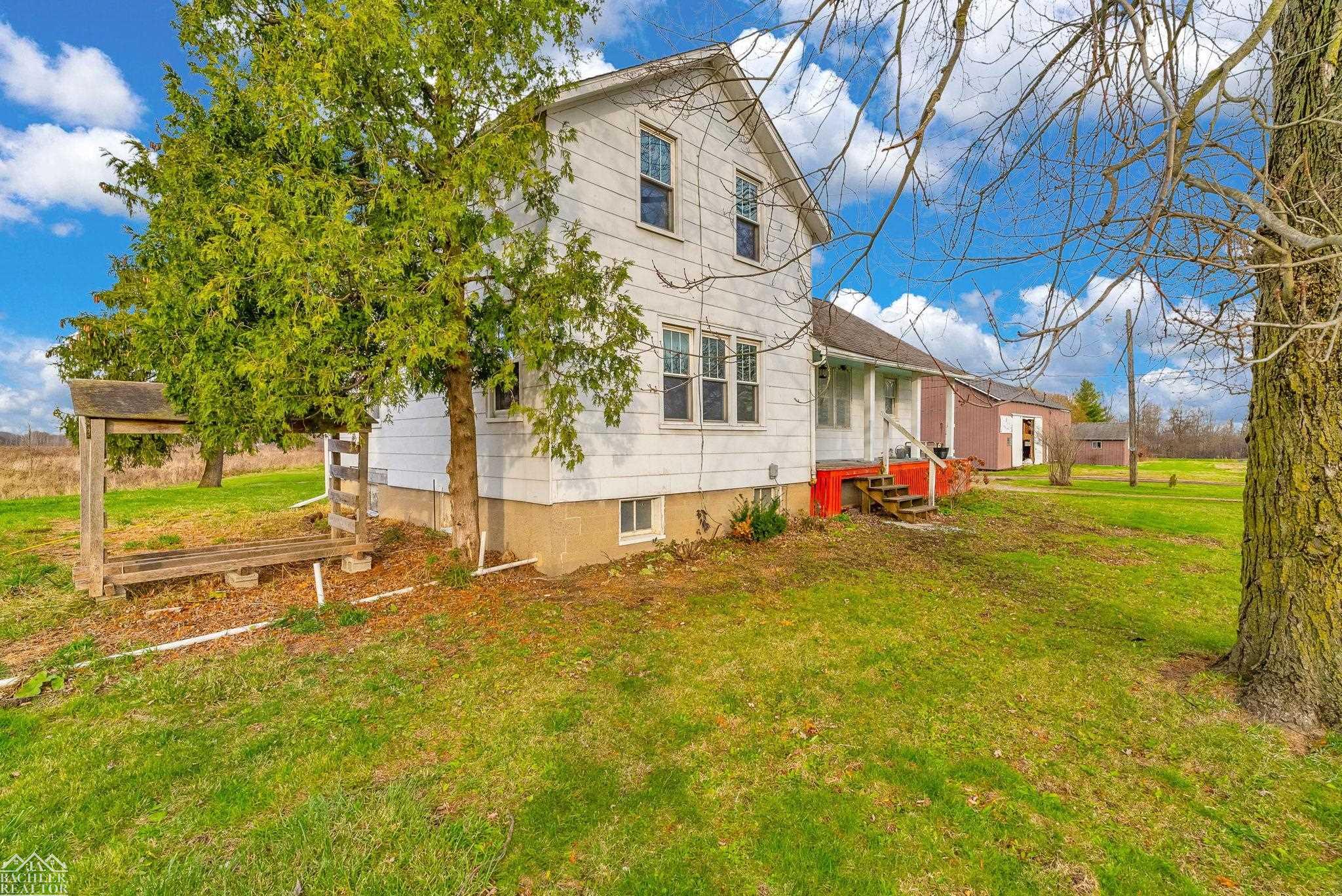 5914 Plank Road Marine City, MI 48039 - Photo 3 of 49 50162132-ad10b6ca-b359-4a5c-ade3-0e5bc8c53678.JPG