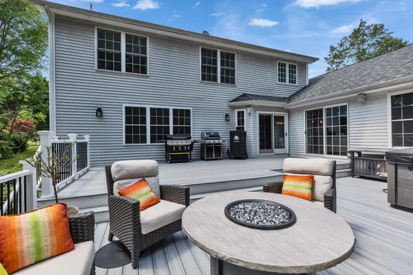 $995,000 | 10 Quarry Road, Hooksett, NH 03106