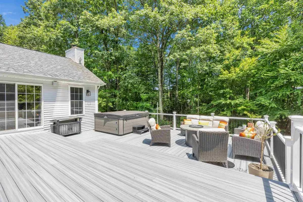 $995,000 | 10 Quarry Road, Hooksett, NH 03106