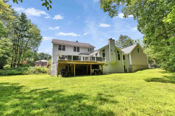 $995,000 | 10 Quarry Road, Hooksett, NH 03106