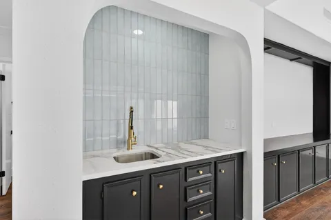 $419,000 | 2218 Ashford Hollow Lane, Houston, TX 77077