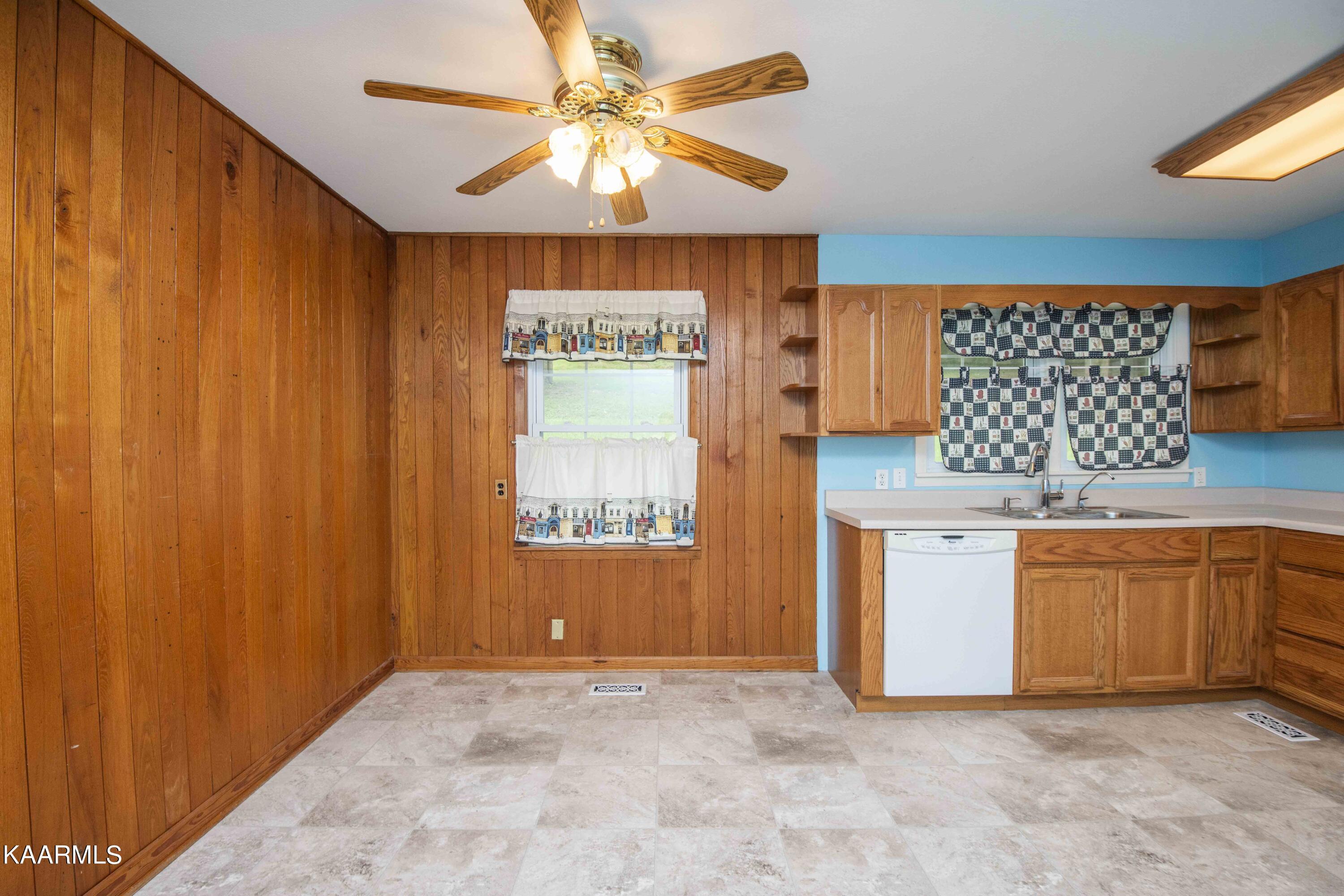 109 Spring Street Maynardville, TN 37807 - Photo 13 of 35 0BED8D12-69F6-4046-85A0-E68A1F42F8E8