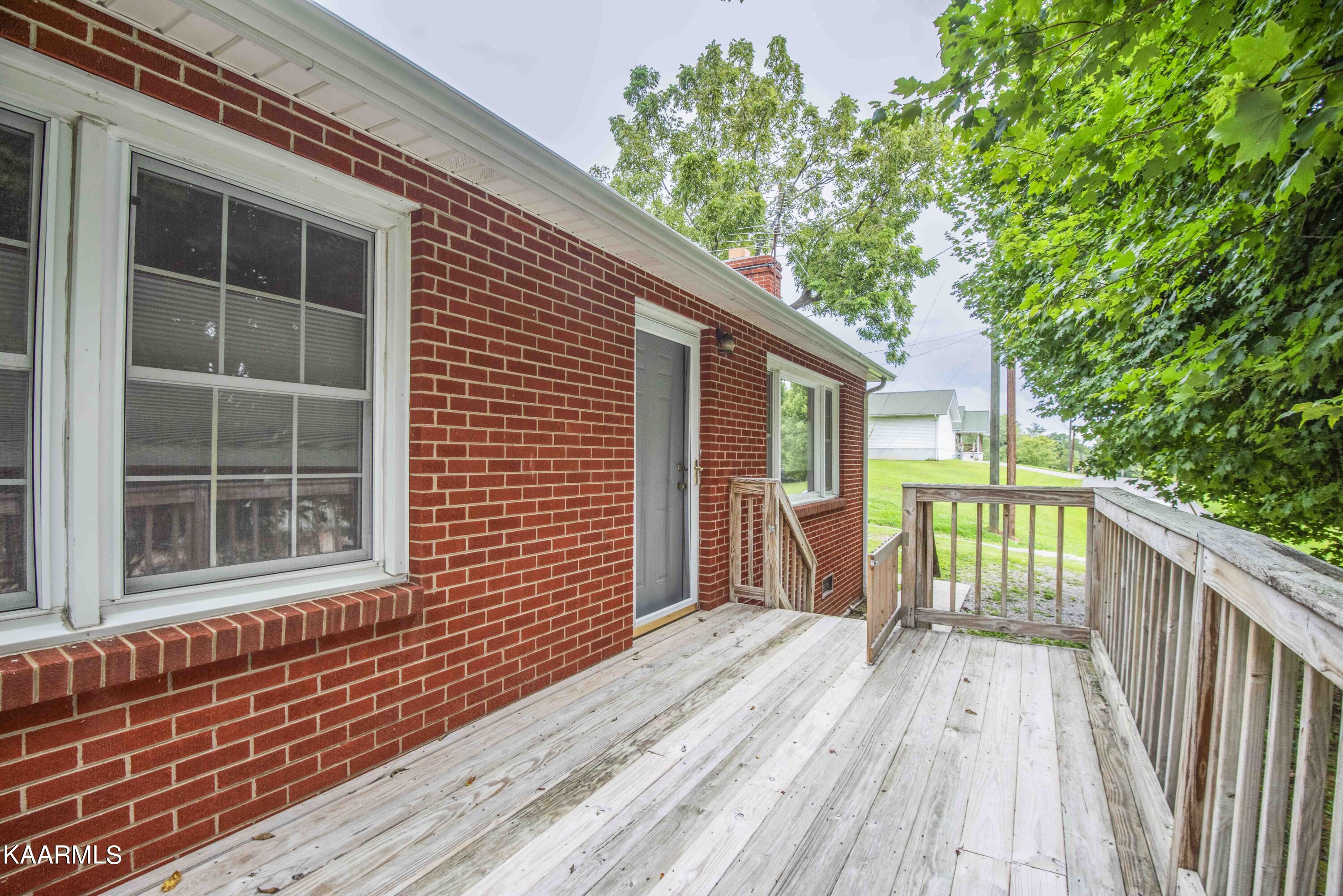 109 Spring Street Maynardville, TN 37807 - Photo 5 of 35 D8C3E055-8A83-42E4-9099-DFB328717038