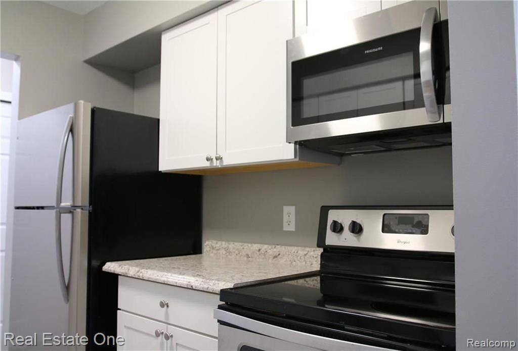 30060 Twelve Mile Road, Unit 86 Farmington, MI 48334 - Photo 4 of 25