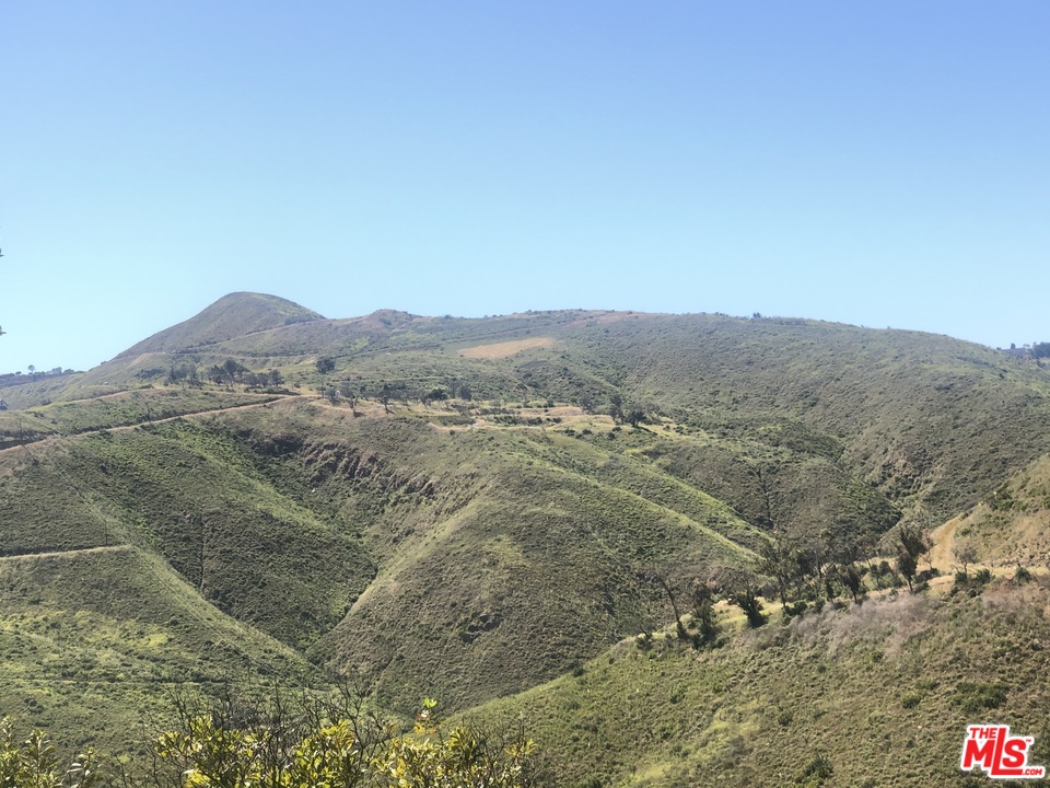9560 Cotharin Road Malibu, CA 90265 - Photo 1 of 36 Gallery Image 1