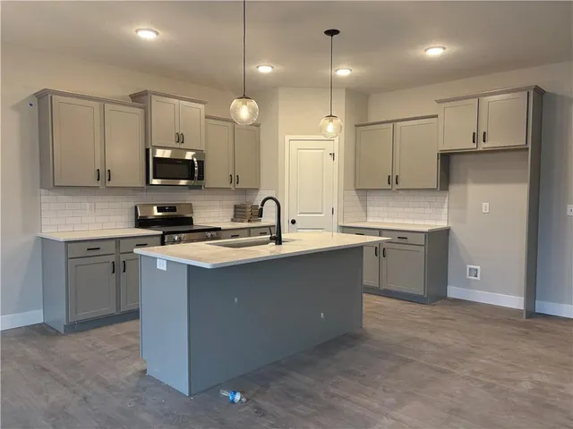 $624,900 | 3017 Northwest 95th Terrace, Kansas City, MO 64154