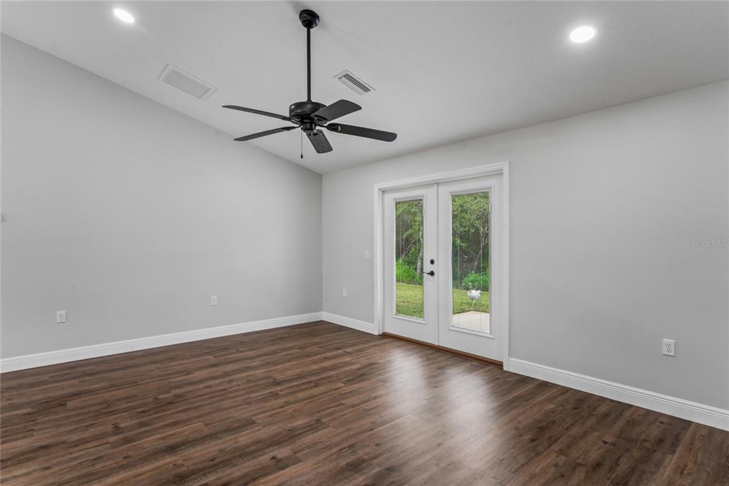 15093 Gonzo Road Weeki Wachee, FL 34614 - Photo 15 of 64 Gallery Image 15
