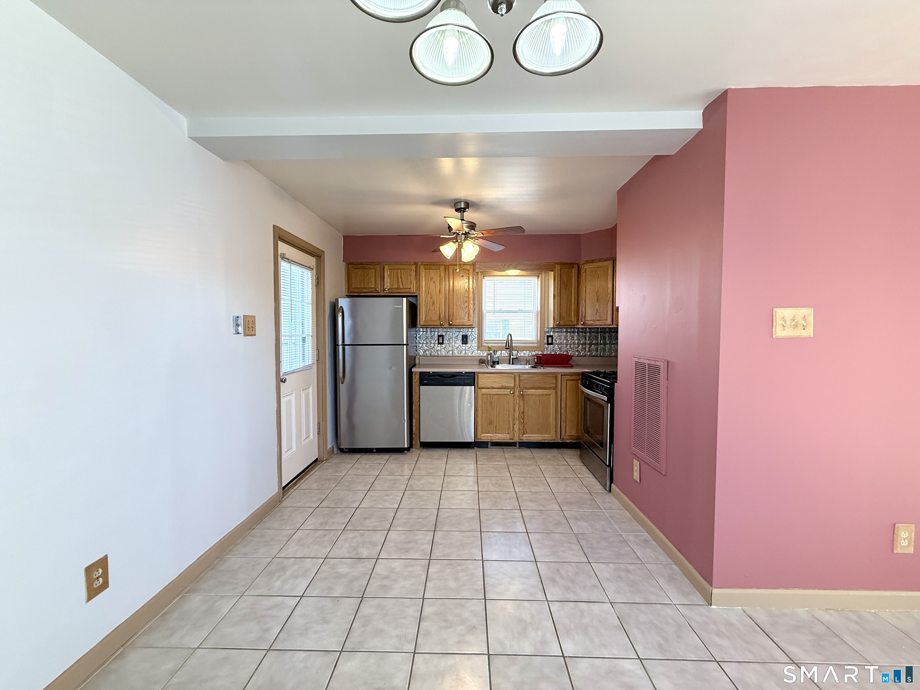 209 Hamilton Street Bridgeport, CT 06608 - Photo 6 of 18 Kitchen