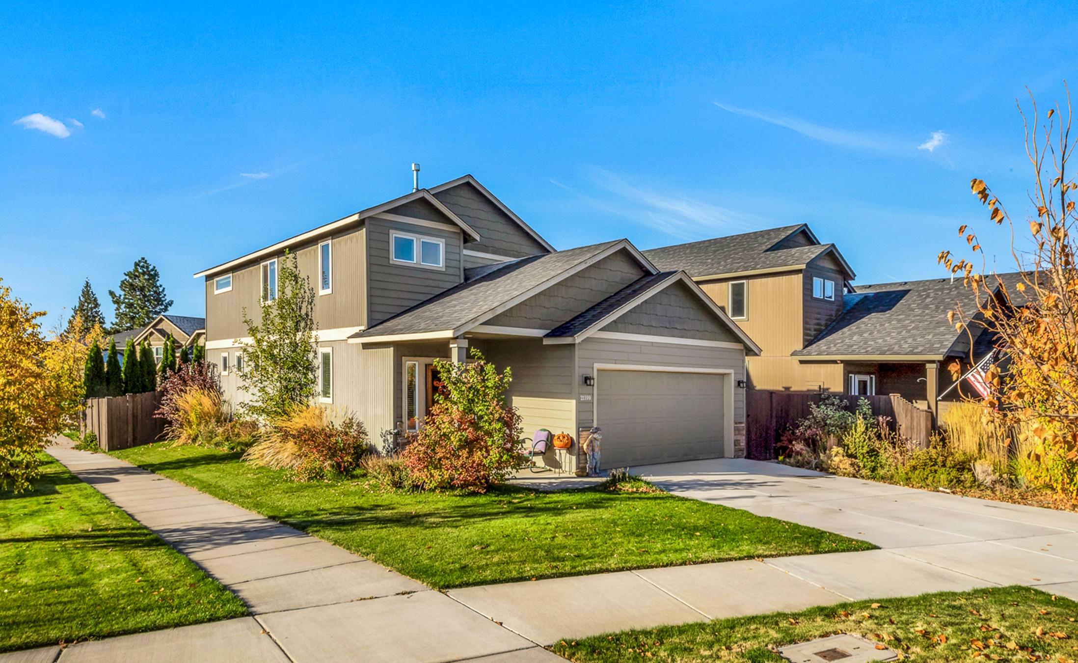21199 Keyte Road Bend, OR 97701 - Photo 2 of 25 OReilly_20201022_2_15183_a_72ppi
