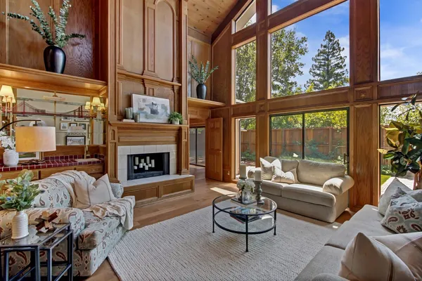 $719,900 | 7916 Laurelridge Court, Fair Oaks, CA 95628