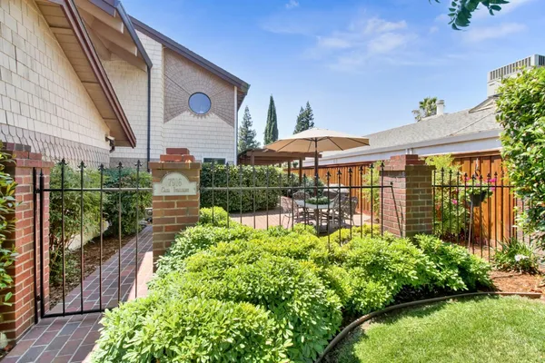 $719,900 | 7916 Laurelridge Court, Fair Oaks, CA 95628