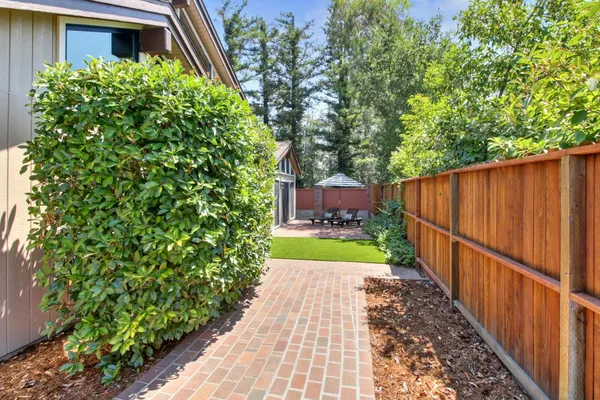 $719,900 | 7916 Laurelridge Court, Fair Oaks, CA 95628