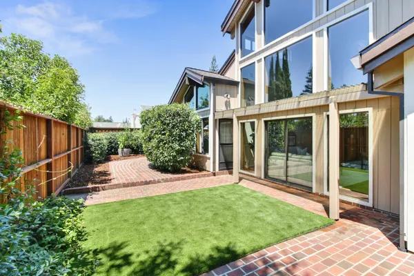 $719,900 | 7916 Laurelridge Court, Fair Oaks, CA 95628