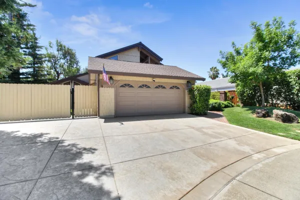 $719,900 | 7916 Laurelridge Court, Fair Oaks, CA 95628