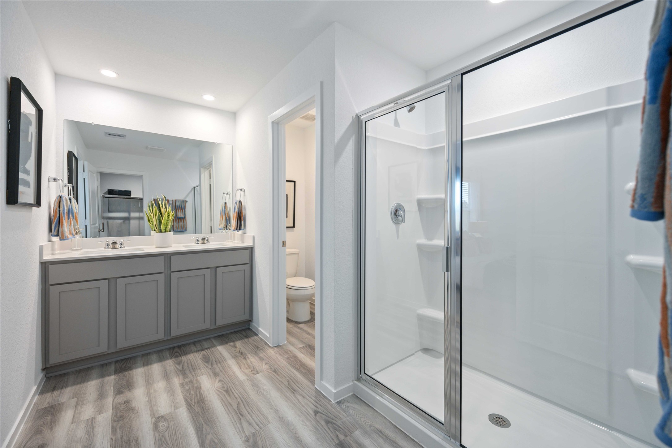 2626 Magnolia Mdw Lane Rosenberg, TX 77471 - Photo 13 of 23 Primary Bathroom Image Representation