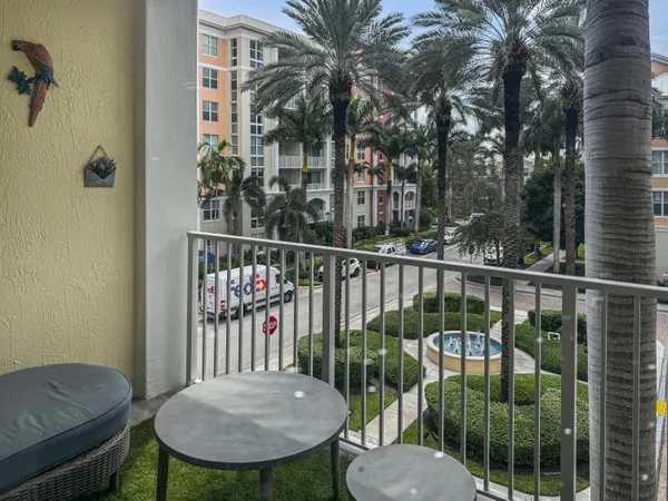 $2,700 | 802 West Windward Way, Unit 304, Lantana, FL 33462
