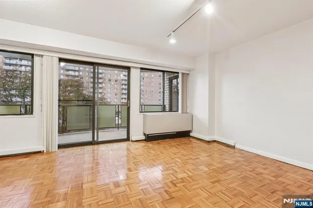 $277,000 | 150 Overlook Avenue, Unit 6H, Hackensack, NJ 07601