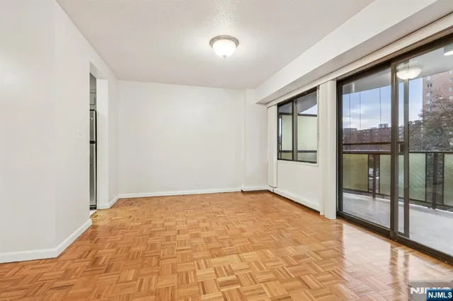 $277,000 | 150 Overlook Avenue, Unit 6H, Hackensack, NJ 07601