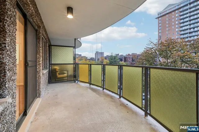 $277,000 | 150 Overlook Avenue, Unit 6H, Hackensack, NJ 07601
