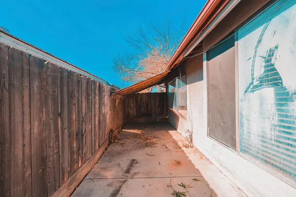 $325,000 | 2808 Canyon Drive, Modesto, CA 95351